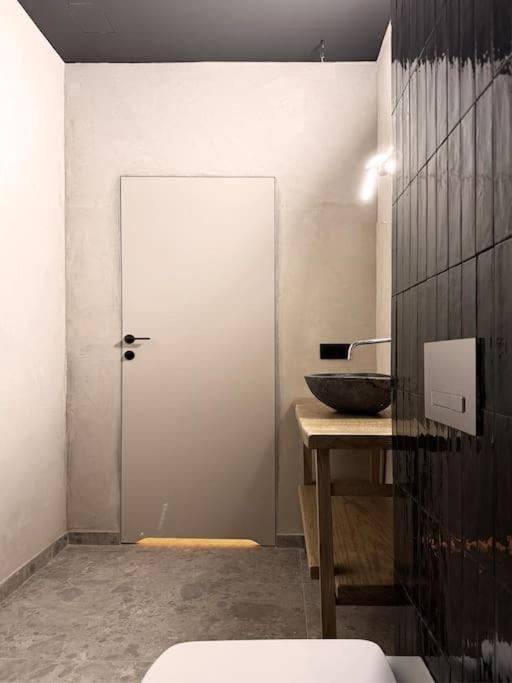 Natural Apartment In The City Center - Old Town Вроцлав Екстериор снимка